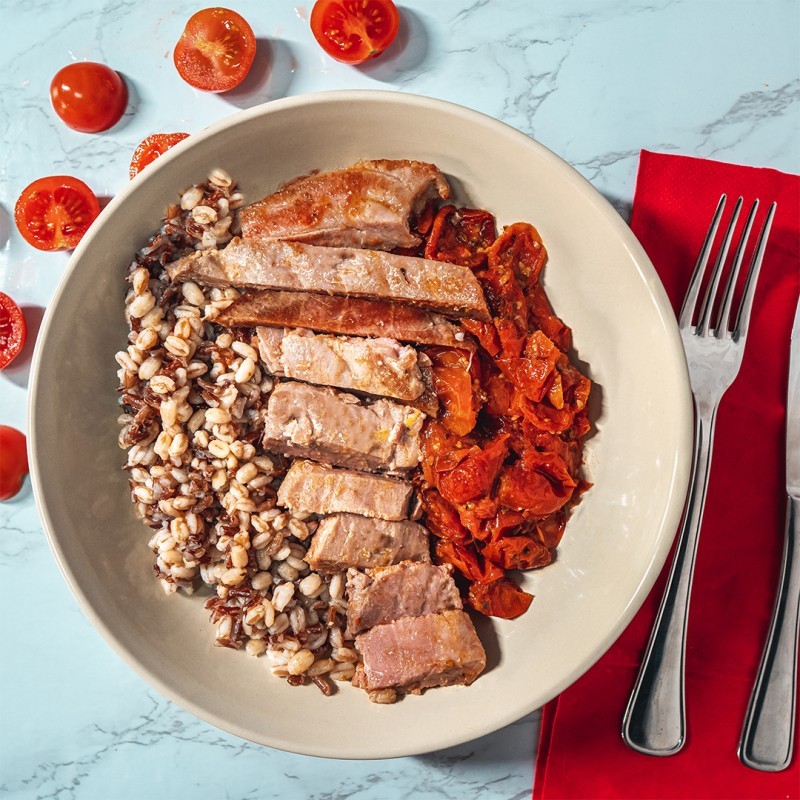 STRACCETTI DI MANZO CON FARRO INTEGRALE E CICORIA RIPASSATA